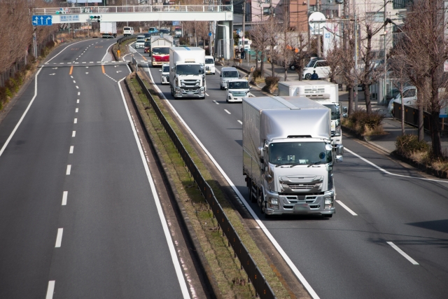 トラック渋滞