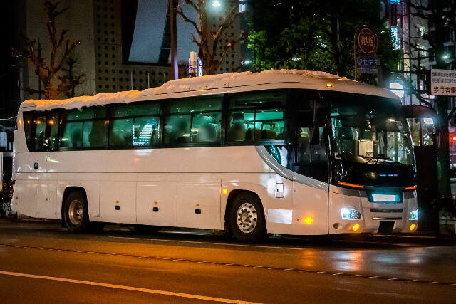夜行バス運転手 給料 年収