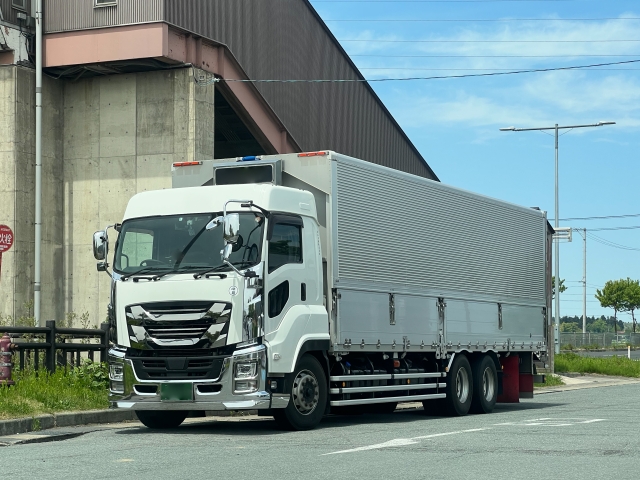 大型トラックドライバー　必要な大型免許