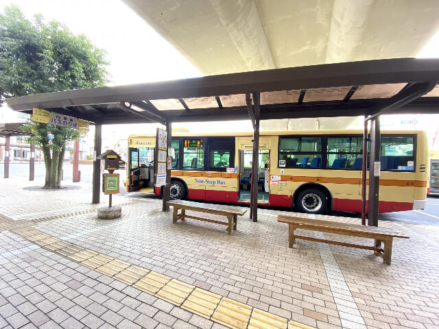 バス運転手 なるには