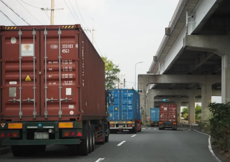 海コン(かいこん/カイコン)について紹介 | 運転ドットコム